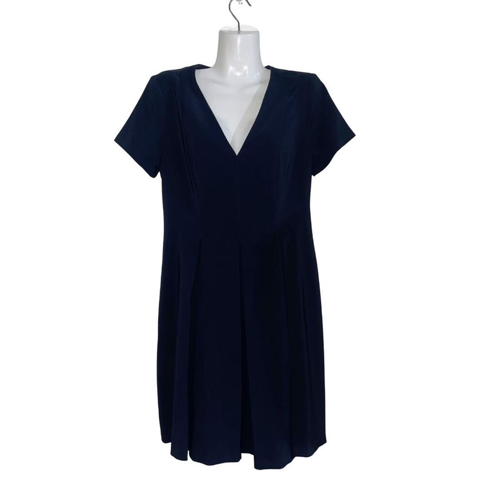 Tommy Hilfiger Short Sleeve V-Neck Pleated Dress SZ 6 Career wear office Preppy
